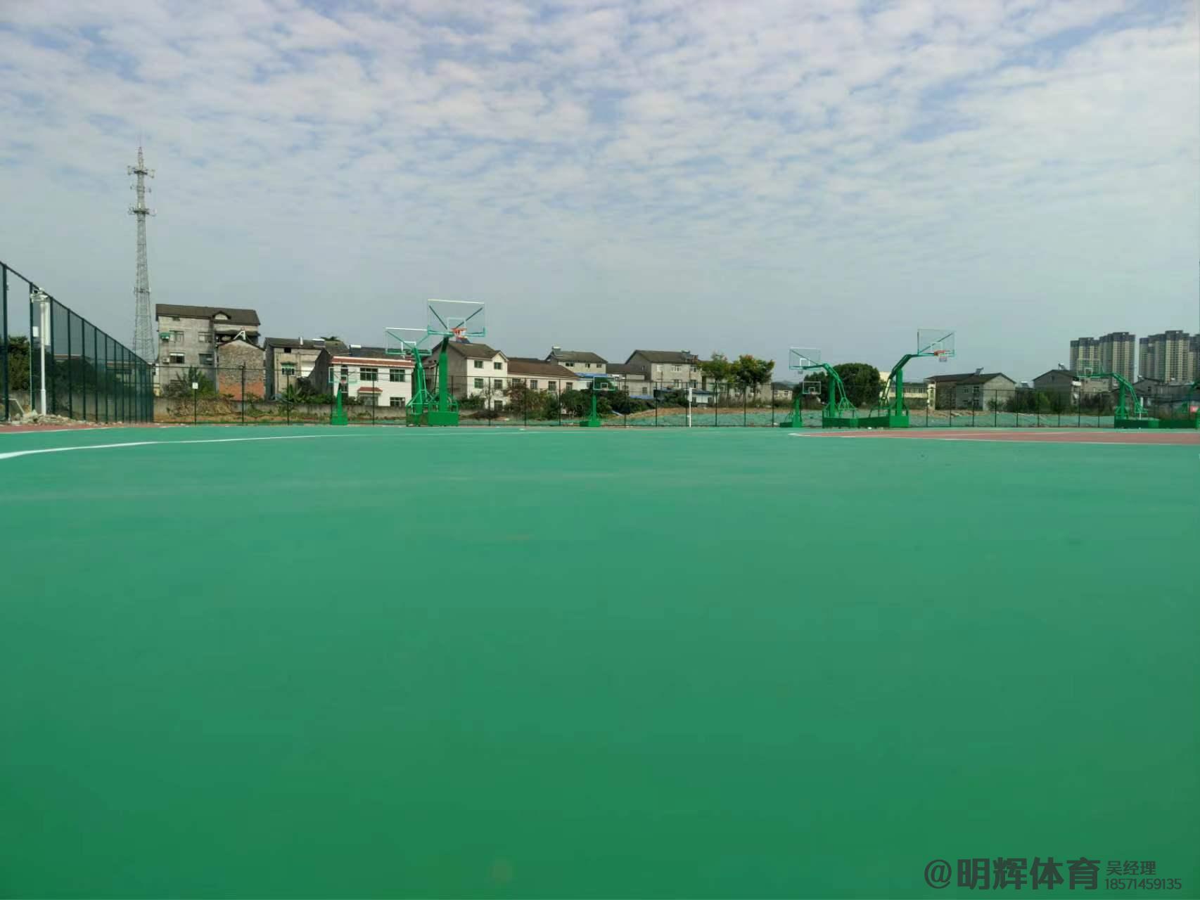 复合型塑胶跑道硬地丙烯酸球场的优缺点